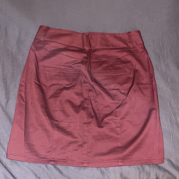 Loft maroon cargo skirt, size 2 - Picture 2 of 3